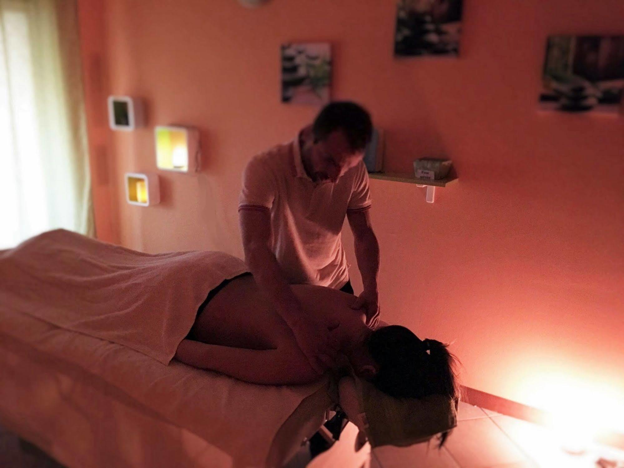 Hotel Villa Delle Rose - Malpensa Oleggio Eksteriør billede
